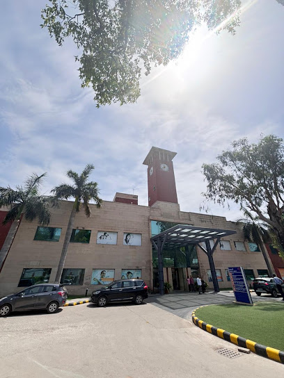 Moolchand Kharaiti Ram Hospital